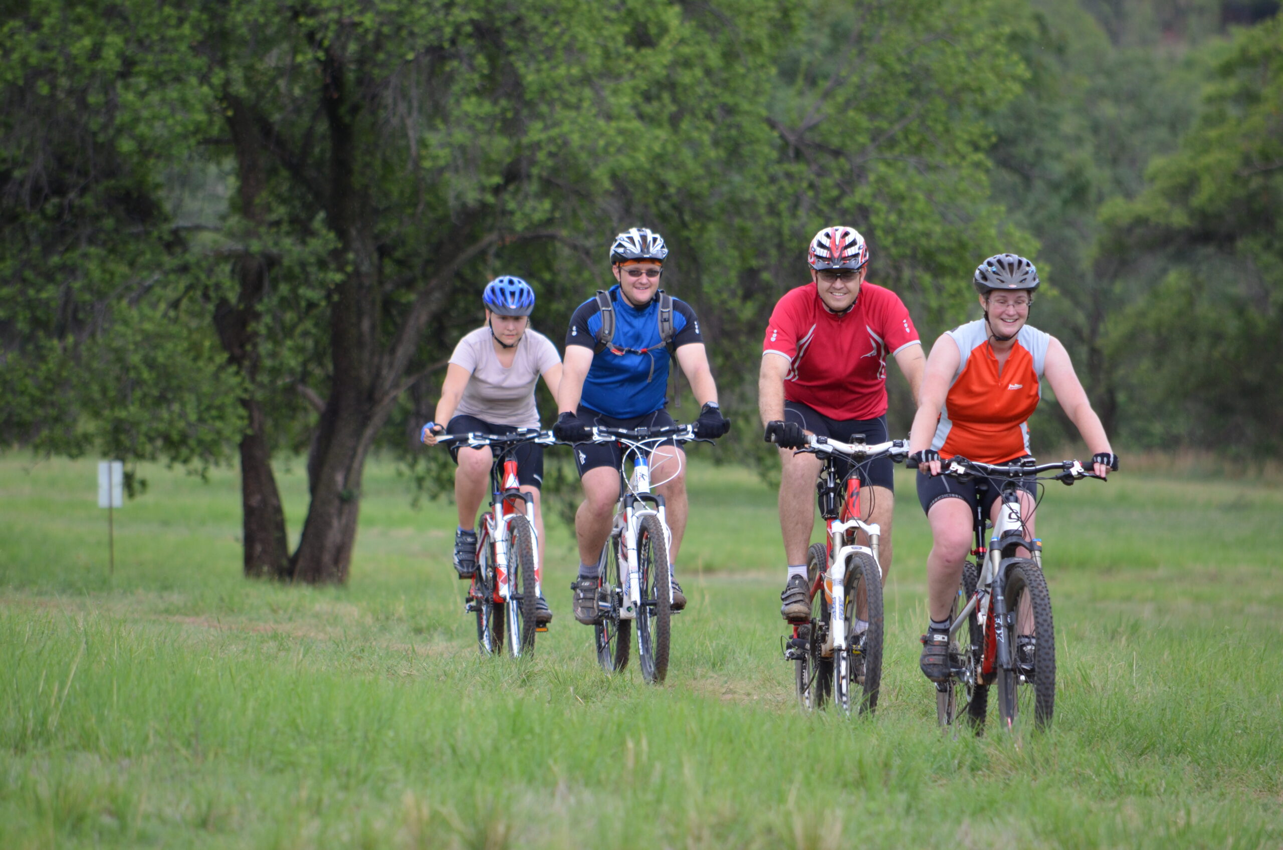 MOUNTAIN BIKE